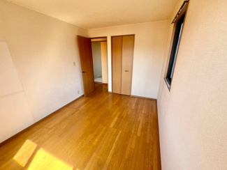【洋室】 | 千原２丁目　中古戸建 | ゆとりのある５ＬＤＫ！ライフスタイルや家族構成に合わせて多目的にご使用いただけます♪