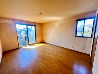【居間・リビング】 | 千原２丁目　中古戸建 | 【住宅ローン相談】住宅ローンにご不安、ご心配のある方でもイエストアでは豊富な知識でサポート致します♪