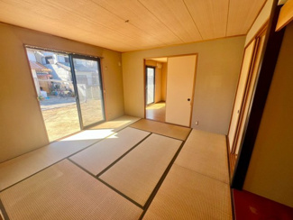 【和室】 | 千原２丁目　中古戸建 | 和室ございます♪一息つく時の癒しの空間や客間にも使えますね！リビングの横にもあるので、お子様のお昼寝スペースにもぴったりです♪