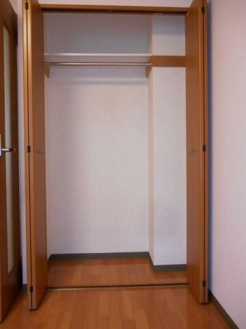北区岸町１丁目の賃貸マンションの収納