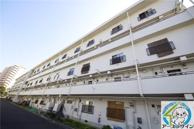 松が丘住宅　12号棟の外観