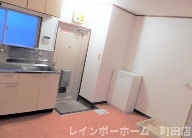マンションヤジマＢ　特典：仲介手数料が不要です‼の玄関|収納もある玄関です
建物外観を気になさる方へ、見た目の良い物件です