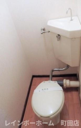 マンションヤジマＢ　特典：仲介手数料が不要です‼のトイレ|落ち着いたトイレです
建物外観を気になさる方へ、見た目の良い物件です