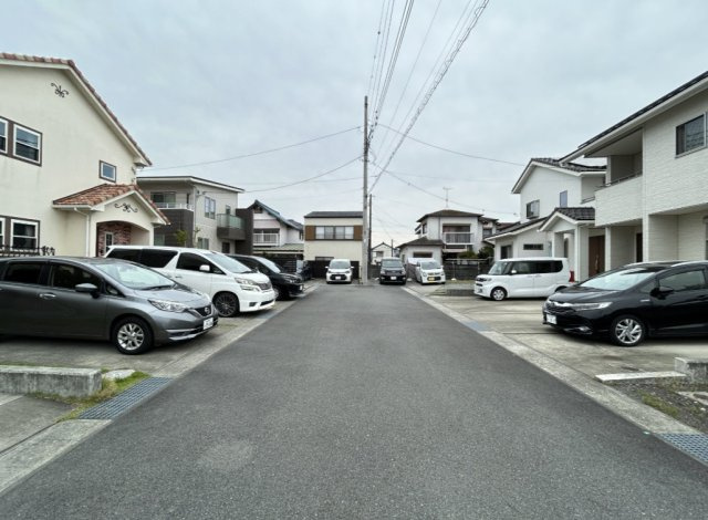 売中古戸建　富士市森島の前面道路含む現地写真