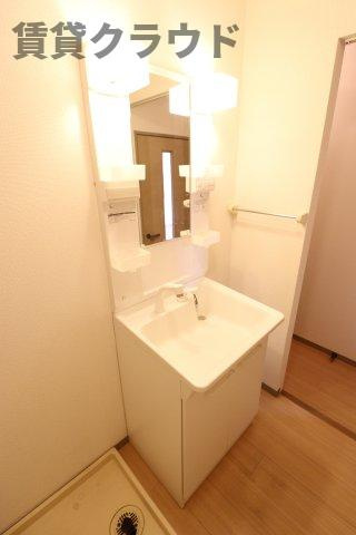 サンベルテ　Ⅲの洗面所|朝の準備に活躍する、洗髪洗面化粧台！
