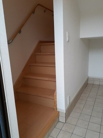 ラフレシール桜の玄関