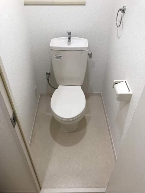 アンプルールフェール十条のトイレ