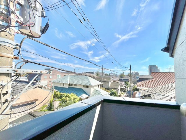練馬区上石神井1丁目 　新築戸建の展望|2026.10.12撮影

現地ご見学希望・資料請求などお気軽にお問い合わせ下さい！
03-5990-5201