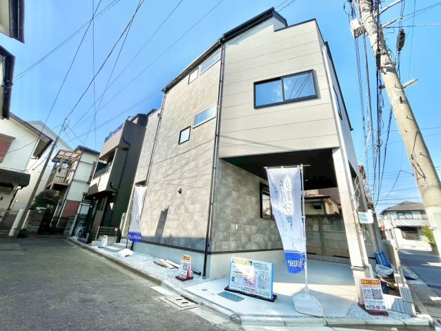 練馬区上石神井1丁目 　新築戸建の前面道路含む現地写真|2026.10.12撮影

現地ご見学希望・資料請求などお気軽にお問い合わせ下さい！
03-5990-5201