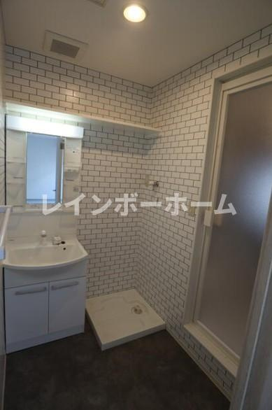 サンビレッジ和光A棟の独立洗面台