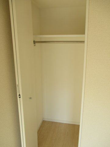 プレール・ドゥーク新大久保Ⅱの収納|小物を収納するのに便利です