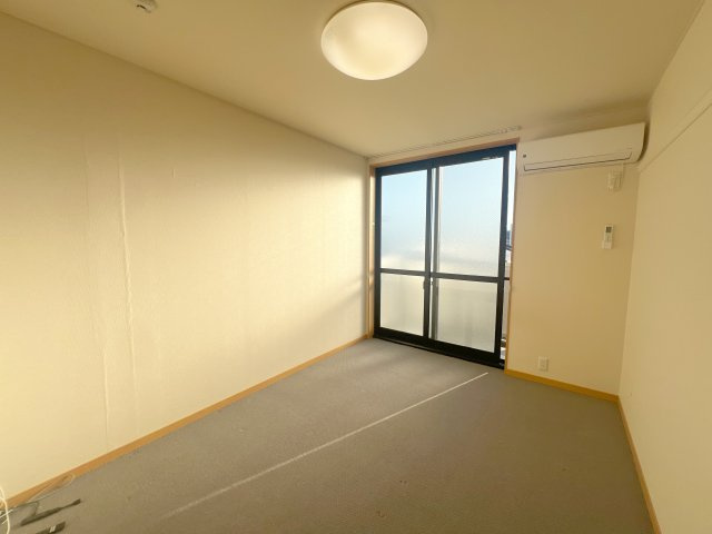 レオパレスＨＩＭＡＷＡＲＩの居間・リビング