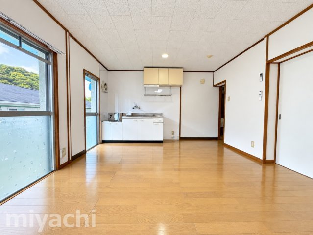 山田ビルの居間・リビング