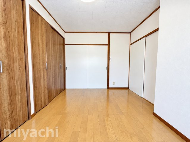 山田ビルの内装