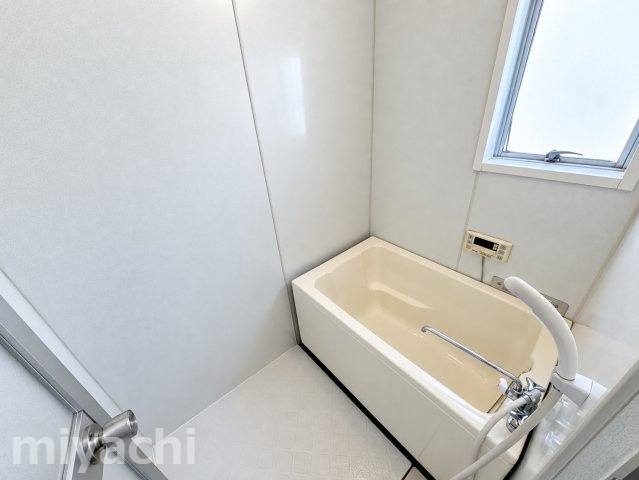 山田ビルの浴室
