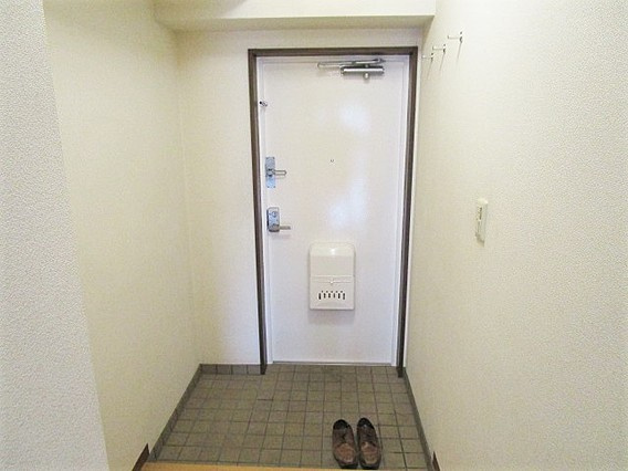 【玄関】 | コーポレート中央林間2号棟(コーポレートチュウオウリンカン2ゴウトウ) | ※別号室参考写真