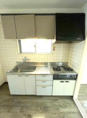 江戸川区西小松川町の賃貸マンションのキッチン