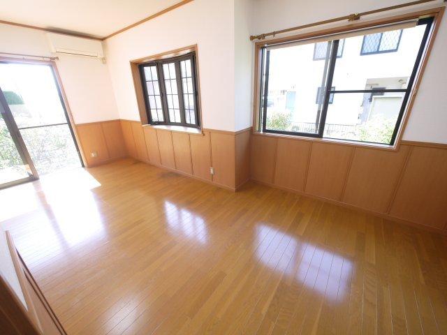 山武市殿台　中古戸建の居間・リビング|内装リフォーム済み令和8年9月　3LDK 駐車2台 スーパーカスミ徒歩約24分 閑静な分譲地内