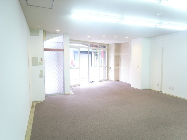 尼崎市南塚口町６丁目の店舗事務所