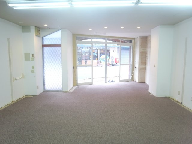 尼崎市南塚口町６丁目の店舗事務所