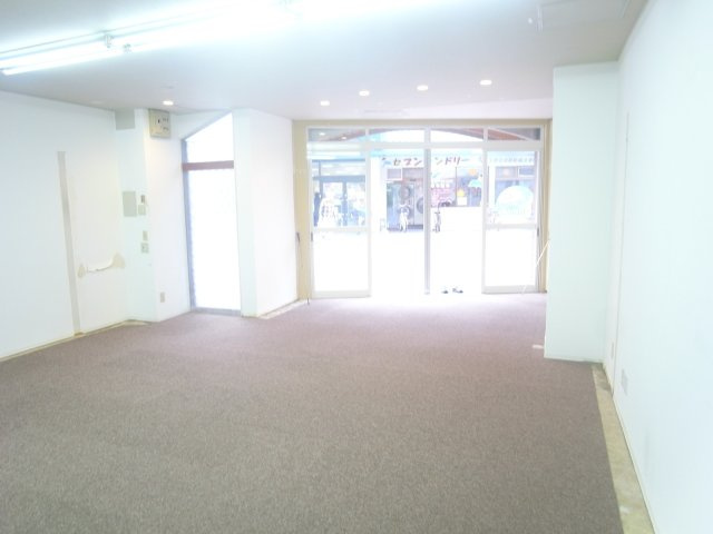 尼崎市南塚口町６丁目の店舗事務所