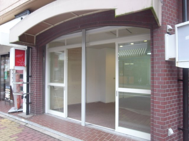 尼崎市南塚口町６丁目の店舗事務所