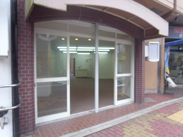 尼崎市南塚口町６丁目の店舗事務所