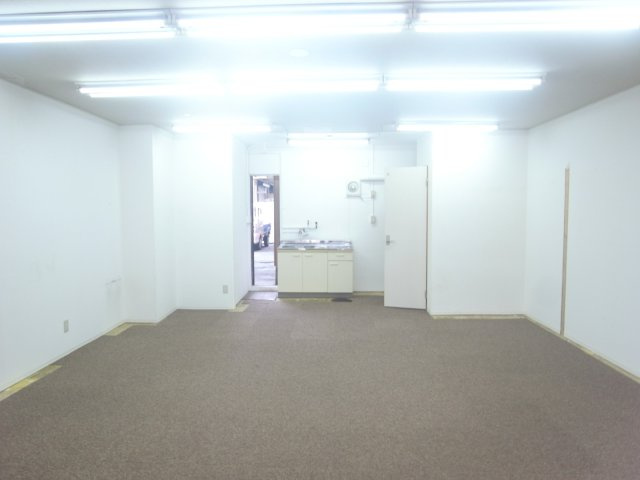 尼崎市南塚口町６丁目の店舗事務所
