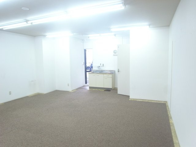 尼崎市南塚口町６丁目の店舗事務所
