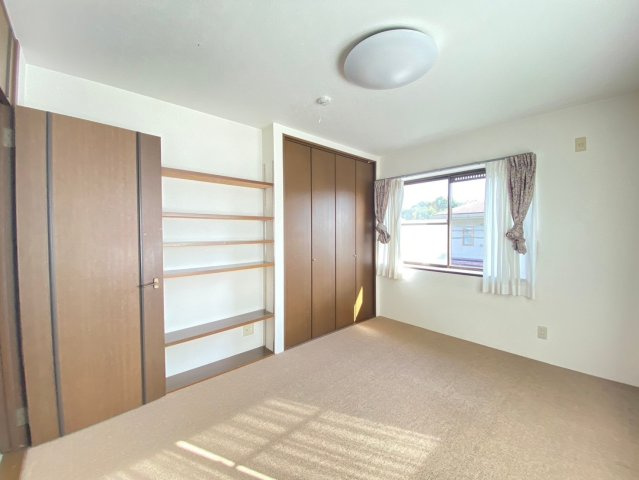 島本町桜井台貸家の寝室