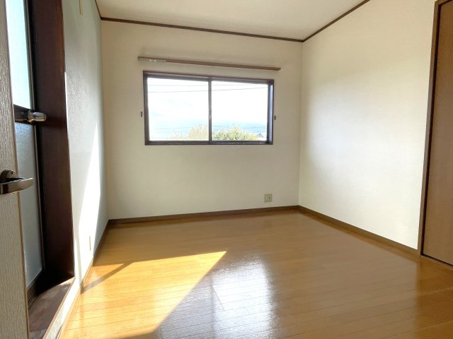 長生村水口1084戸建の洋室