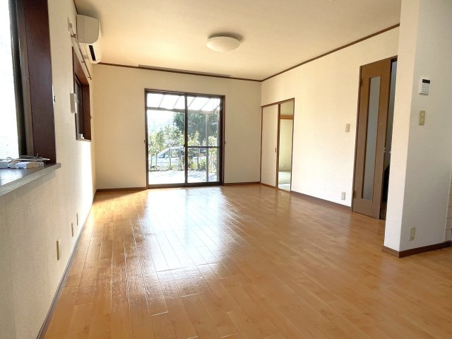 長生村水口1084戸建の居間・リビング