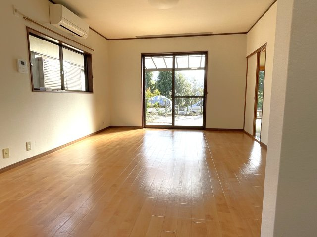 長生村水口1084戸建の居間・リビング