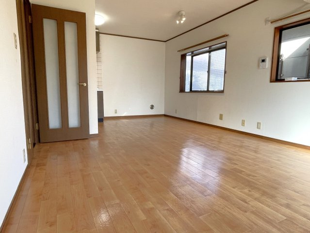 長生村水口1084戸建の居間・リビング