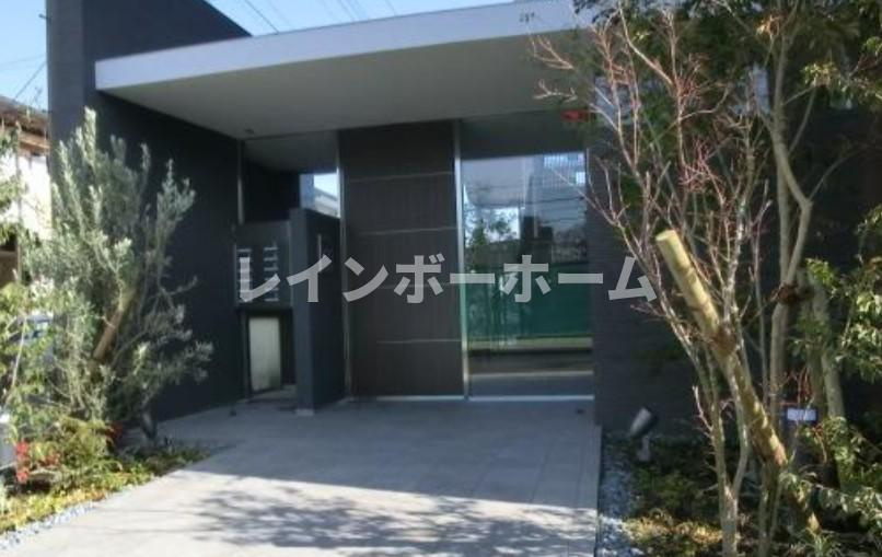 エスポワール鎌ヶ谷 のエントランス|落ち着いたエントランスです