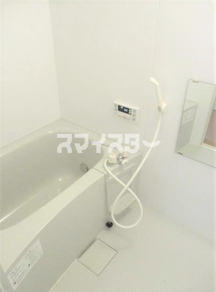 市川市大洲３丁目のアパートの浴室