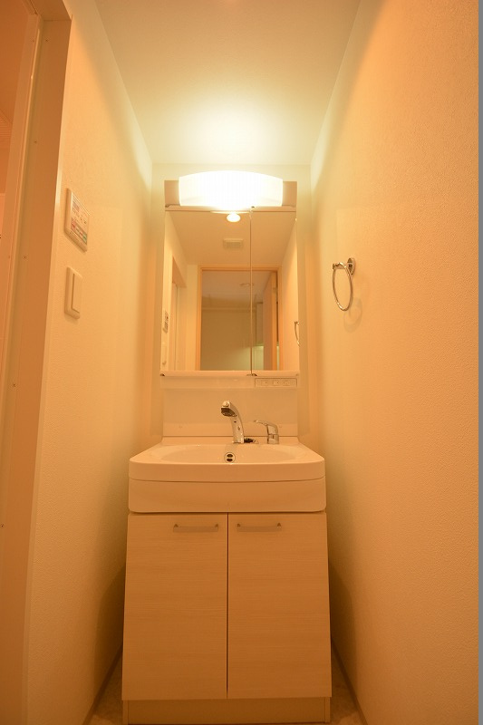 レジュールアッシュ松屋町の独立洗面台|レジュールアッシュ松屋町　独立洗面台