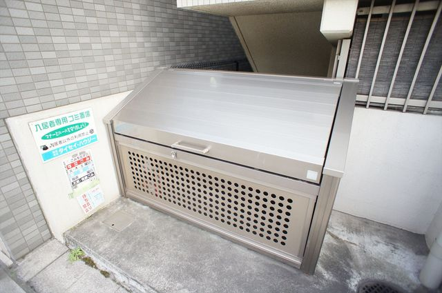 ルネス本千葉のその他|入居者専用のゴミステーション。