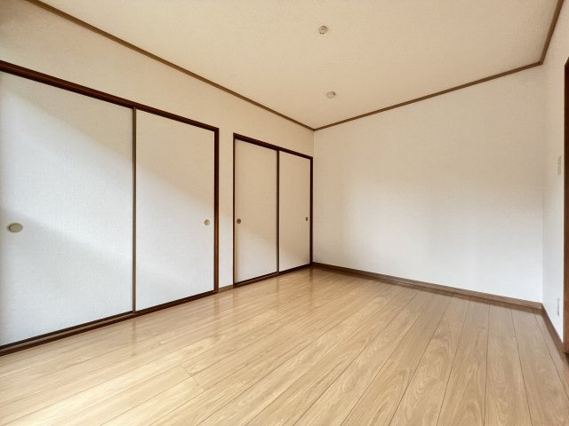 【寝室】