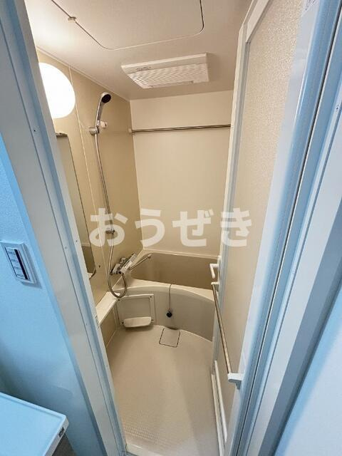 プレニーズ五反野ＭＡＸＩＶの浴室