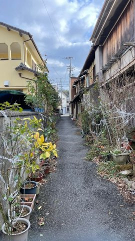 三木市本町2戸連棟バルクの前面道路含む現地写真