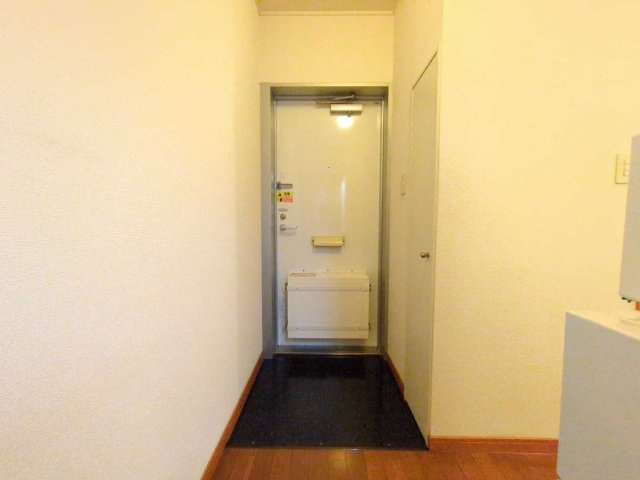 レオパレス陽光の玄関