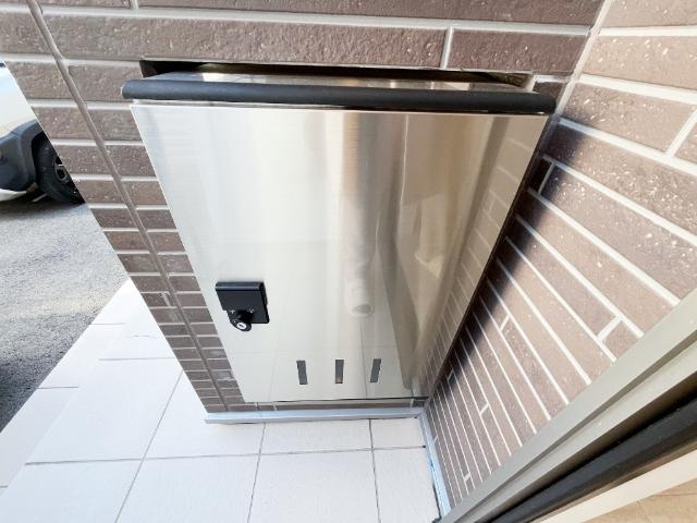 プランドールメゾンⅡの玄関|専用宅配ボックス