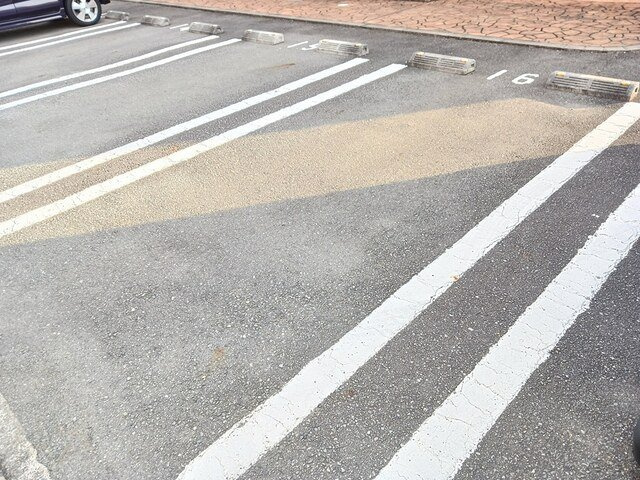 フィオーレ白浜Ⅱの駐車場