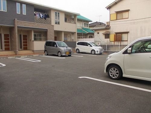 メゾン　ド　ソレイユⅡの駐車場