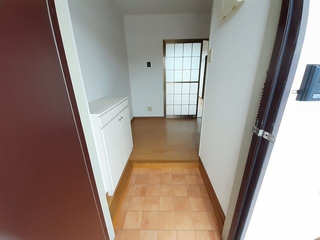 マロン・ハイツ今在家の玄関