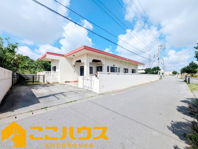 うるま市大田　RC造中古戸建て　米軍賃貸の外観