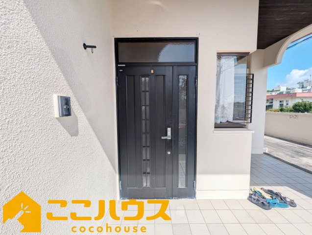 うるま市大田　RC造中古戸建て　米軍賃貸の玄関