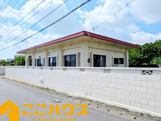 うるま市大田　RC造中古戸建て　米軍賃貸の外観