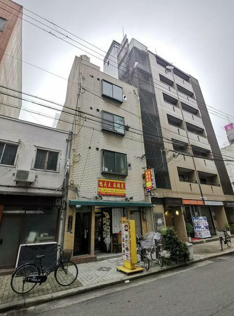 小越ビルの外観